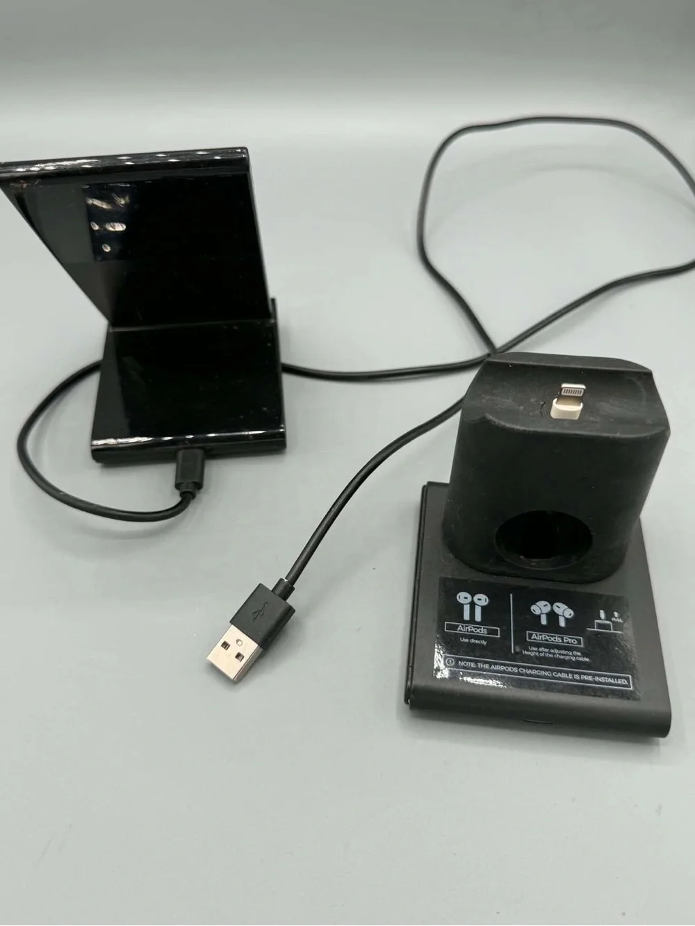 Seneo 3-in-1 magnetic wireless charging station for Apple products
